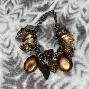 Cute bracelet with acorns & leaves